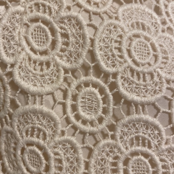 BANANA REPUBLIC Cream short Size 10P - Picture 2 of 5